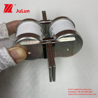 MUSSMANN 690V 630A Keramische koper automotive veiligheden 630MMT Twin Flat Plate Bolt Type veiligheden voor voertuigbescherming