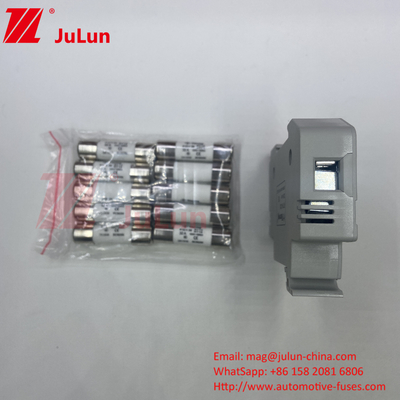 10A-63A PV-sluiting voor zonne-energie PV-installatie 32A 10X38mm 1000V DC Din Rail-sluitinghouder met licht voor zonne-energie