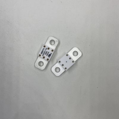 150A 150VDC Vermogenconversie Keramische automobielbeschermers Hoog breekvermogen 16KA 20KA met aanbevolen krachtig koppel 11-13N·m Voor M8