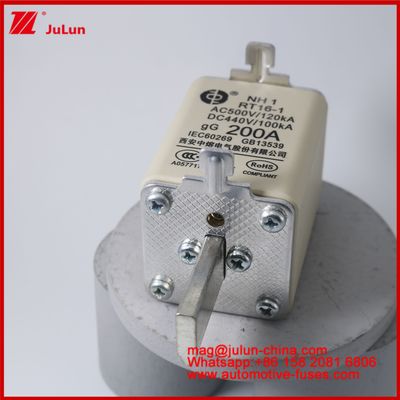 NH1 RT16-1 200A AC500V 120KA DC 440V 100KA Automobile Ceramic Auto Fuses Blade Mount Voor EV / HEV Voertuig Kleine grootte Hoge nominale stroom kortsluitingsbescherming
