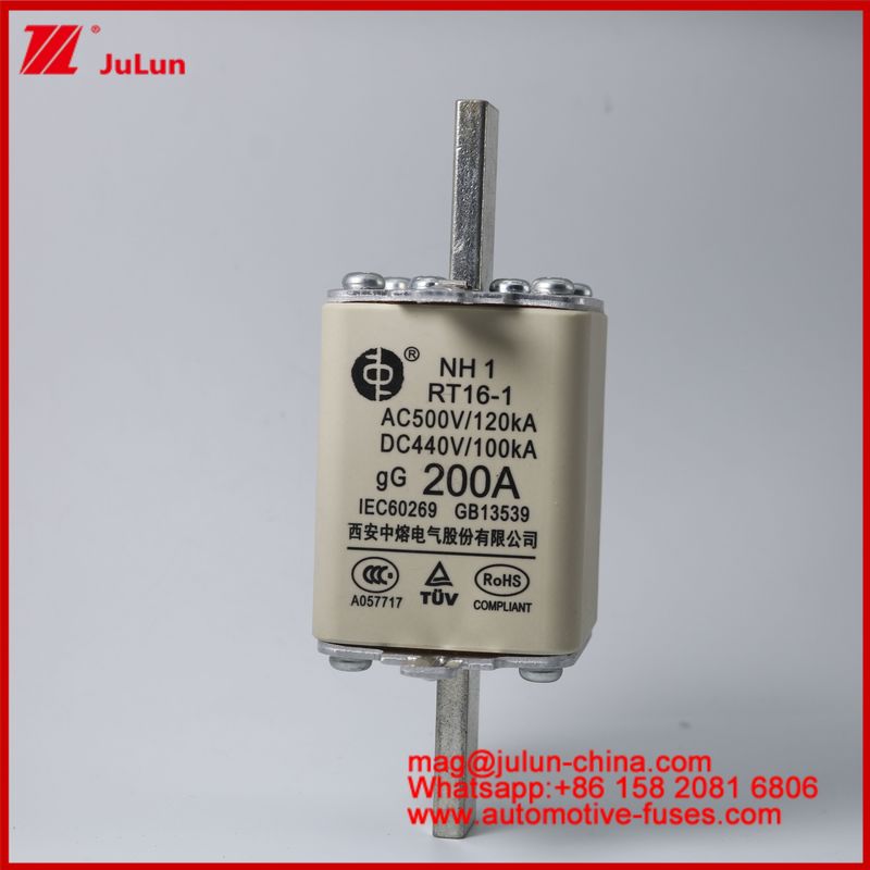 NH1 RT16-1 200A AC500V 120KA DC 440V 100KA Automobile Ceramic Auto Fuses Blade Mount Voor EV / HEV Voertuig Kleine grootte Hoge nominale stroom kortsluitingsbescherming