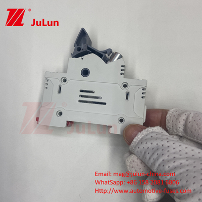 DIN Guide Fuse Holder 15A 1000VDC met keramische fuse holder design14*85mm 32a 1000VDC Pv Fuse Holer