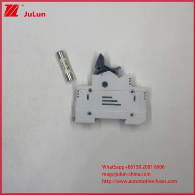 Thermische zekering voor zonnepanelen met 20kA uitschakelvermogen 10*38mm 32A 1000VDC